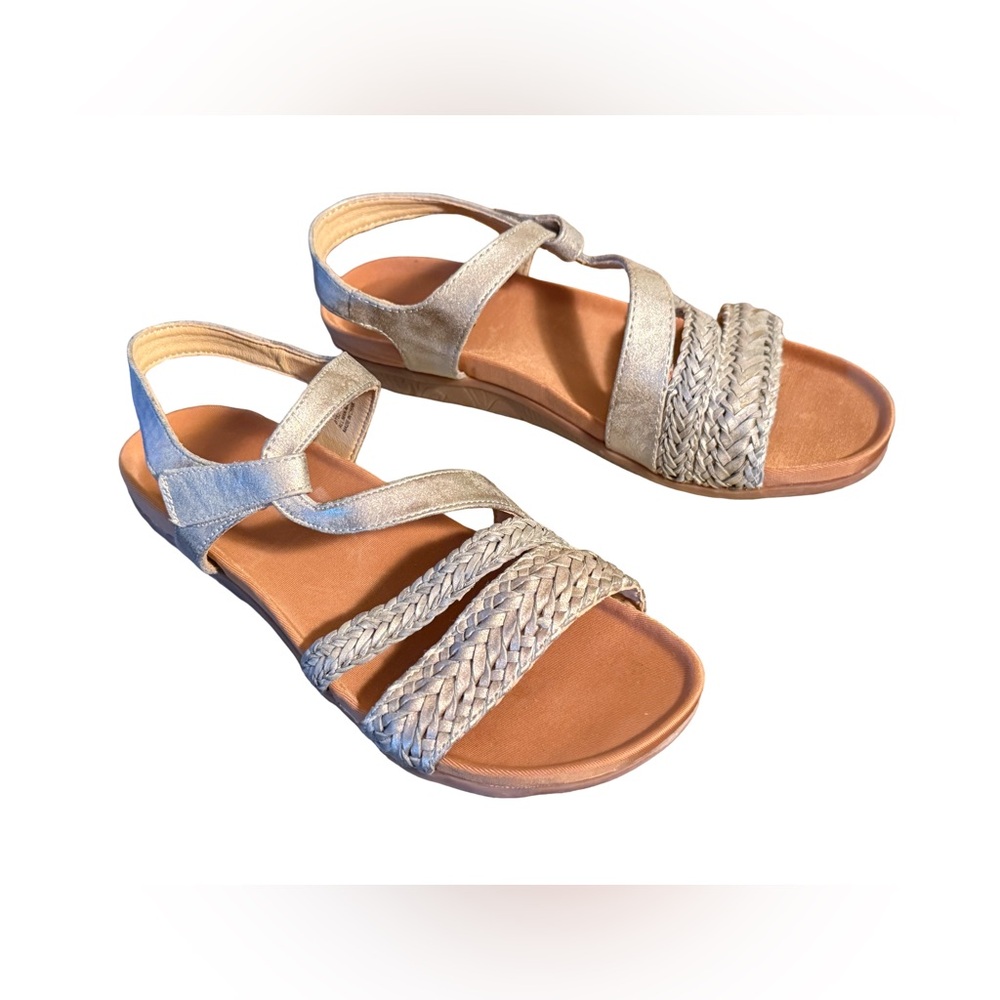 Baretraps EUC Sz 8.5 Jalen Silver Strappy Sandals
Man Made Materials (SH181) - Picture 2 of 11